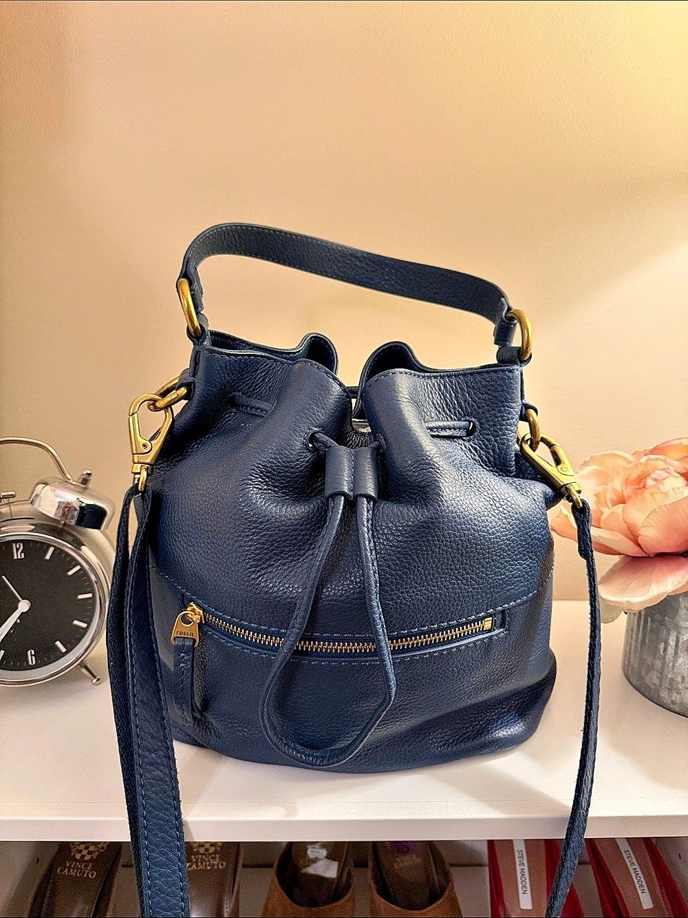 Fossil Bucket Shoulder Bag in Blue